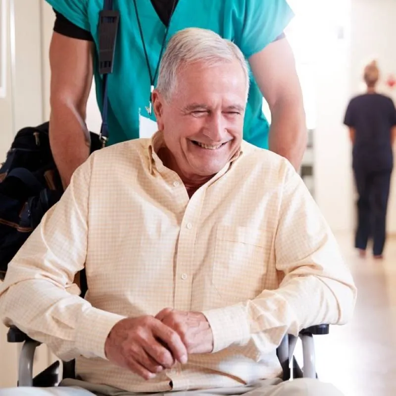 Yaşlılıkta En Sık Yapılan Ameliyatlar: Ömrü Uzatıyor mu?