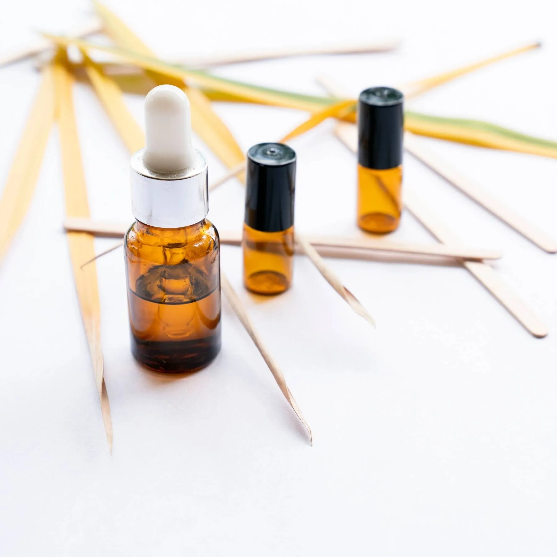 Acı Badem Yağının 5 Mucizevi Faydası: Cilt ve Saç Bakımında Neden Vazgeçilmez?